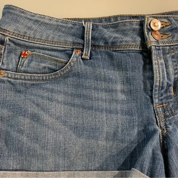 Hudson Crowley Mid Rise Cuffed Jean Shorts - Picture 4 of 9
